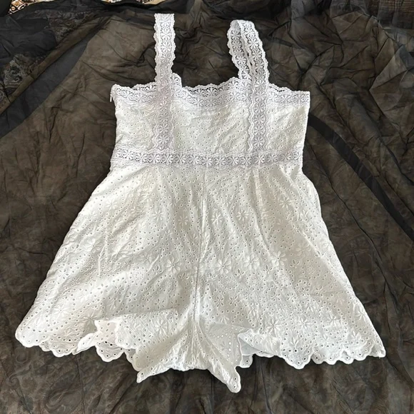 Charo Ruiz White Eyelet Lace Garment - Picture 3 of 12